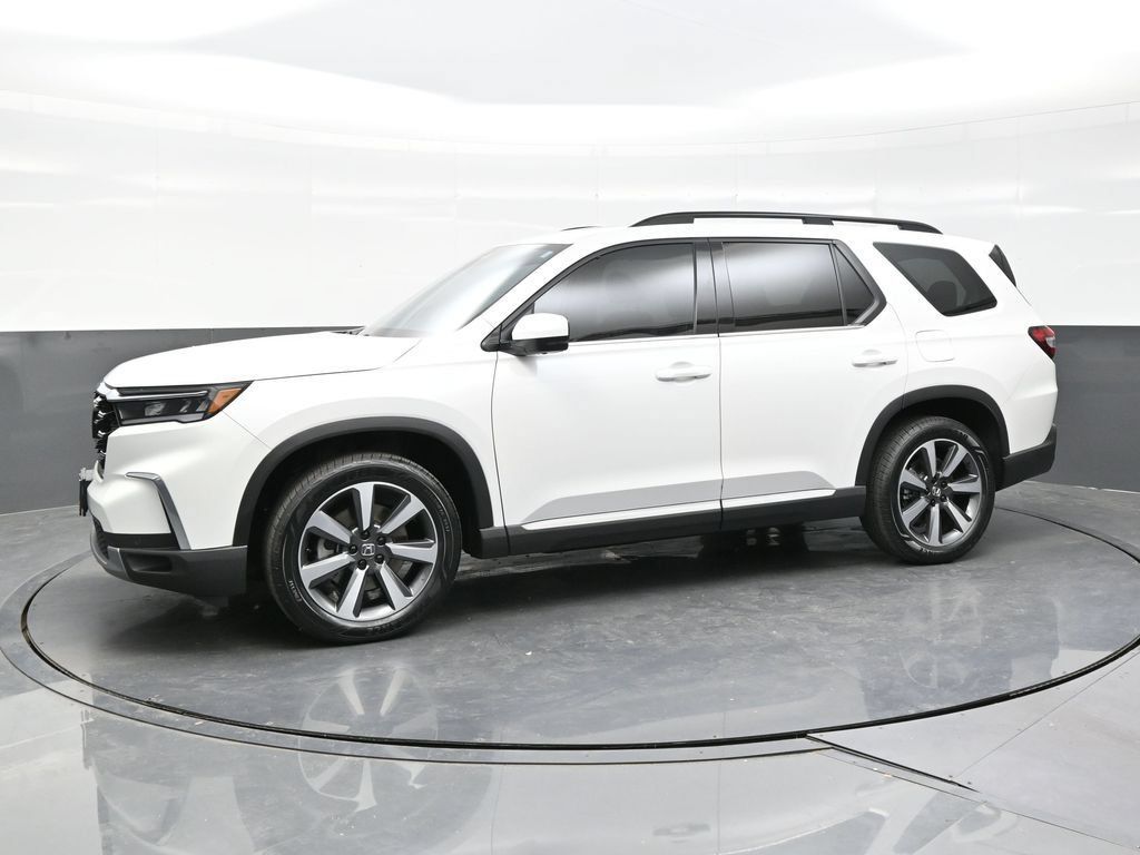 Used 2023 Honda Pilot Elite image 3