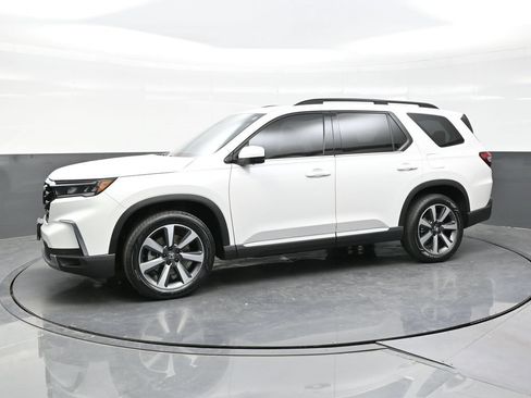 Used 2023 Honda Pilot Elite image 3