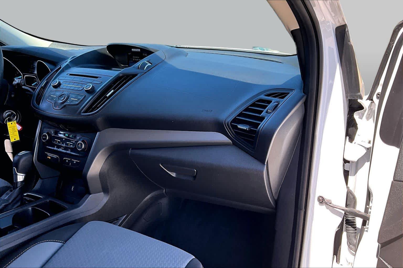 Used 2017 Ford Escape SE FWD image 19