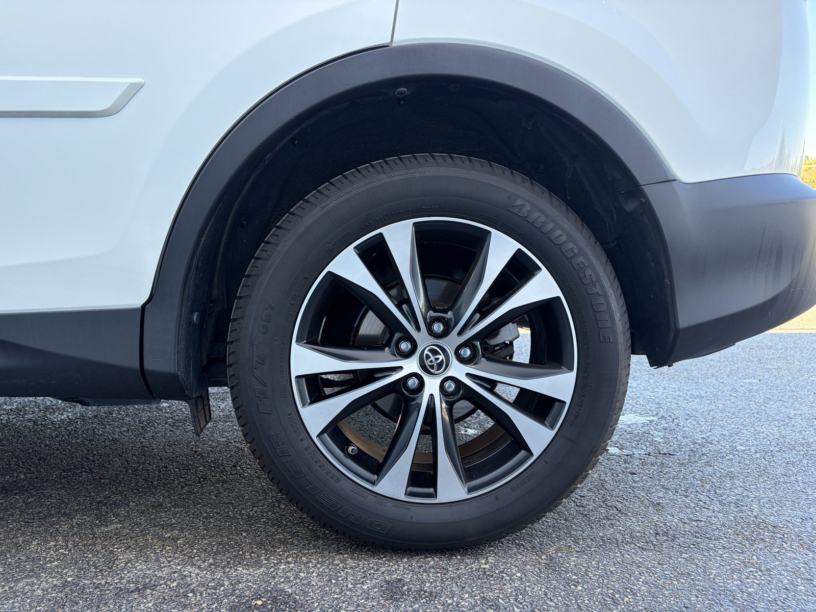 Used 2015 Toyota RAV4 Limited AWD/4WD image 33