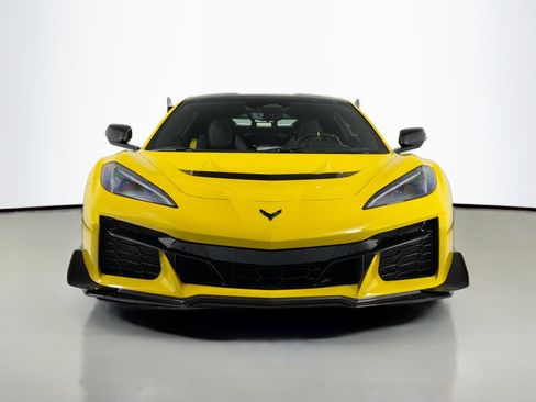 Used 2025 Chevrolet Corvette ZR1 w/ ZR1 Carbon Fiber Aero Package RWD image 3