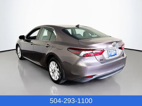 Used 2022 Toyota Camry LE FWD image 9