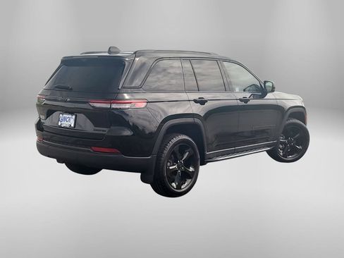 Used 2023 Jeep Grand Cherokee Limited w/ Luxury Tech Group II AWD/4WD image 7