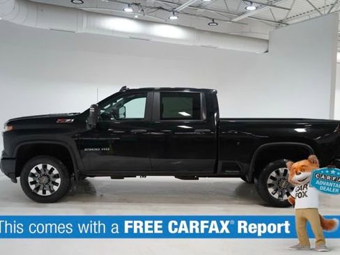 Used 2024 Chevrolet Silverado 2500 Custom w/ Custom Value Package image 2