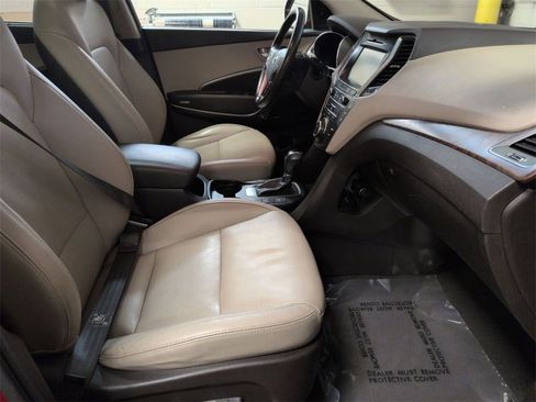 Used 2017 Hyundai Santa Fe Limited image 32