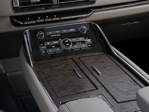 New 2024 Lincoln Navigator Reserve image 15