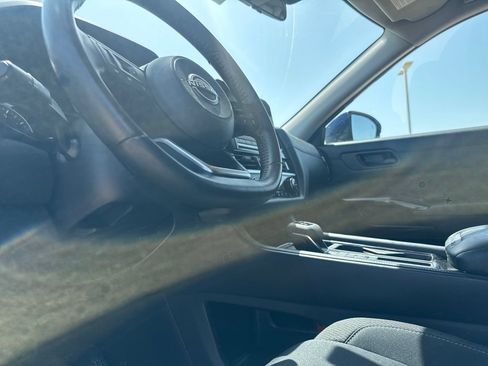 Certified 2025 Nissan Pathfinder SV FWD image 39