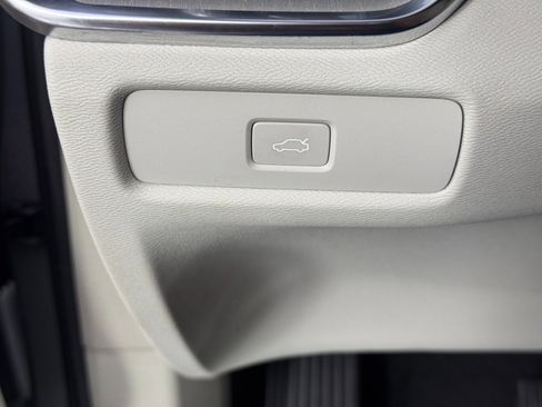 Used 2024 Volvo S60 B5 Plus w/ Protection Package Premier FWD image 19