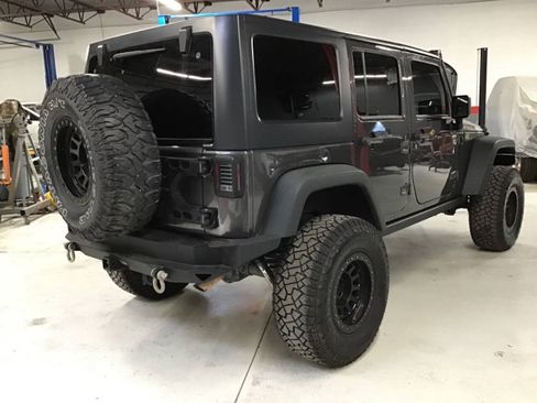 Used 2018 Jeep Wrangler Unlimited Rubicon w/ Connectivity Group AWD/4WD image 5