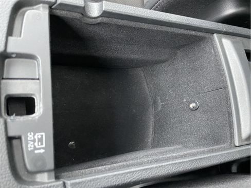 Used 2022 Jeep Grand Cherokee Laredo X image 33