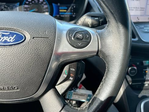 Used 2017 Ford C-MAX Energi SE w/ Equipment Group 401A FWD image 16