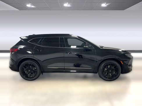 Certified 2023 Chevrolet Blazer RS w/ Driver Confidence II Package image 7