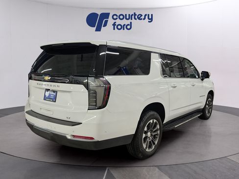 Used 2025 Chevrolet Suburban LT w/ Comfort Package AWD/4WD image 7