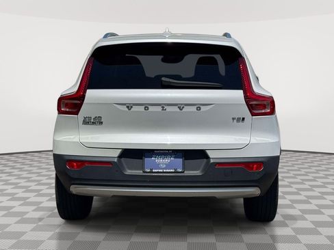Used 2022 Volvo XC40 T5 Momentum w/ Premium Package AWD/4WD image 6