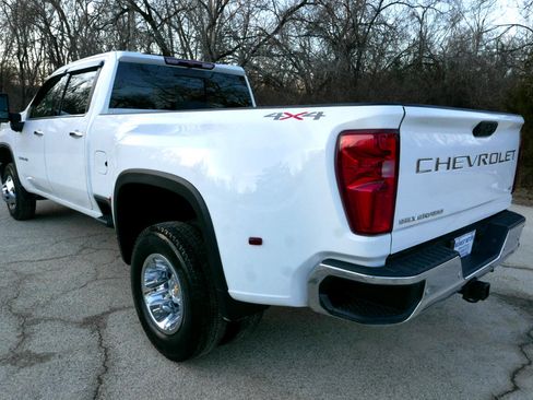 Used 2024 Chevrolet Silverado 3500 LTZ w/ LTZ Convenience Package image 8