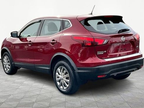 Used 2019 Nissan Rogue Sport S image 4