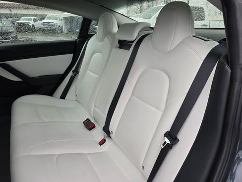 Used 2018 Tesla Model 3 Long Range image 11