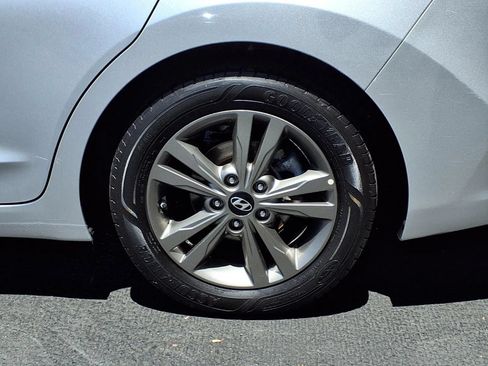 Used 2018 Hyundai Elantra SEL FWD image 7