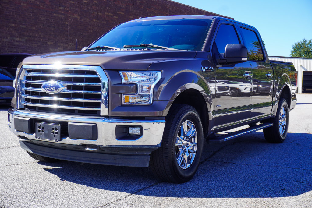 Used 2017 Ford F150 XLT w/ Equipment Group 301A Mid AWD/4WD image 4