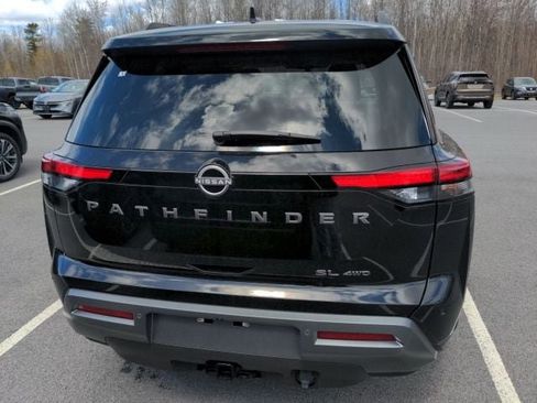 New 2026 Nissan Pathfinder SL w/ SL Premium Package AWD/4WD image 7