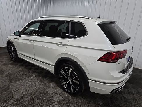 Used 2023 Volkswagen Tiguan SEL R-Line AWD/4WD image 9