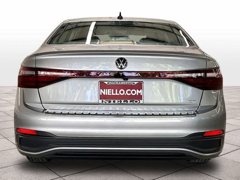 New 2026 Volkswagen Jetta SE FWD image 4