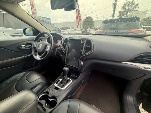 Used 2015 Jeep Cherokee Limited w/ Luxury Group FWD image 13