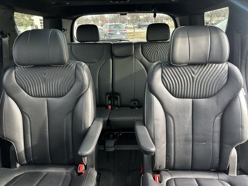 Used 2023 Hyundai Palisade Calligraphy image 19