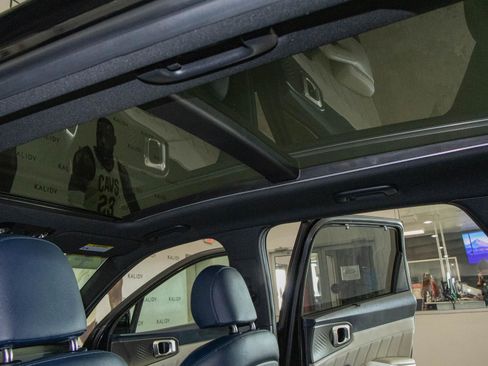 Used 2023 Kia Sorento SX Prestige image 14