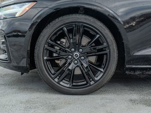 Used 2024 Volvo S60 B5 Plus w/ Climate Package image 12