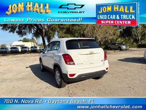 Used 2022 Chevrolet Trax LS image 7