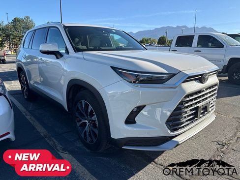 Used 2024 Toyota Grand Highlander AWD Hybrid image 6