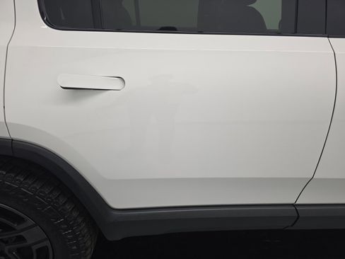 Used 2024 Rivian R1S Adventure AWD/4WD image 36