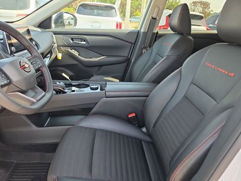 Used 2026 Nissan Rogue SV AWD/4WD image 16