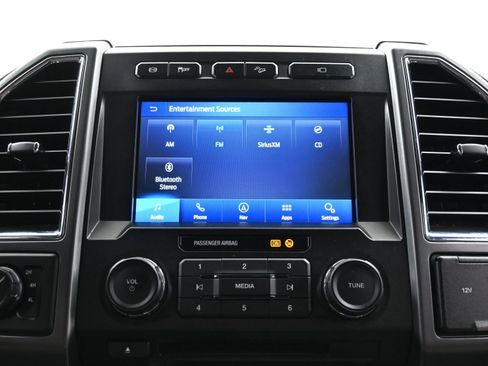 Used 2017 Ford F350 XLT w/ XLT Premium Package image 32