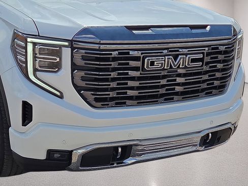 Used 2024 GMC Sierra 1500 Denali Ultimate AWD/4WD image 10