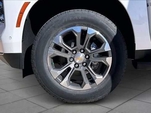 New 2026 Chevrolet Suburban LT w/ Comfort Package image 12