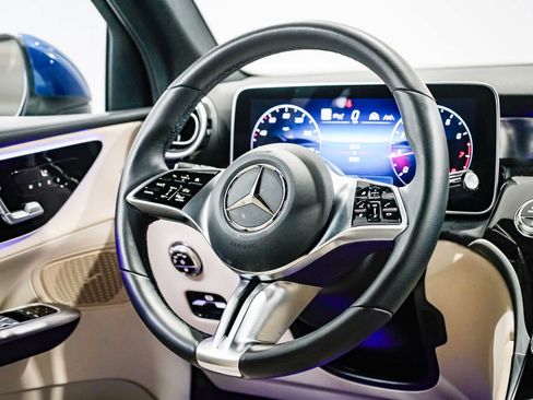 Used 2026 Mercedes-Benz GLC 300 image 14