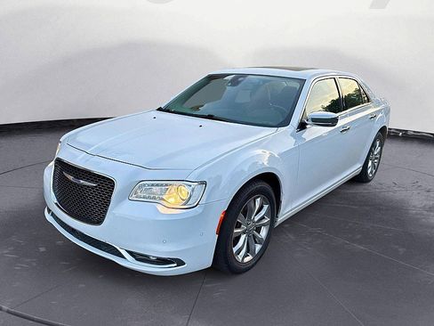 Used 2019 Chrysler 300 Limited w/ Safetytec Plus Group image 1