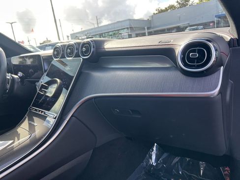 Used 2025 Mercedes-Benz GLC 43 AMG 4MATIC image 25