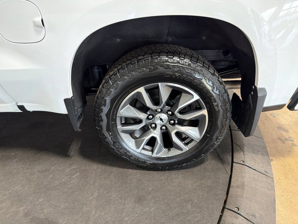 Certified 2022 Chevrolet Silverado 1500 RST AWD/4WD image 32