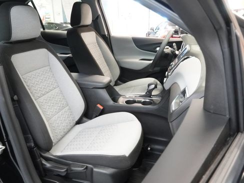 Used 2024 Chevrolet Equinox LS FWD image 34