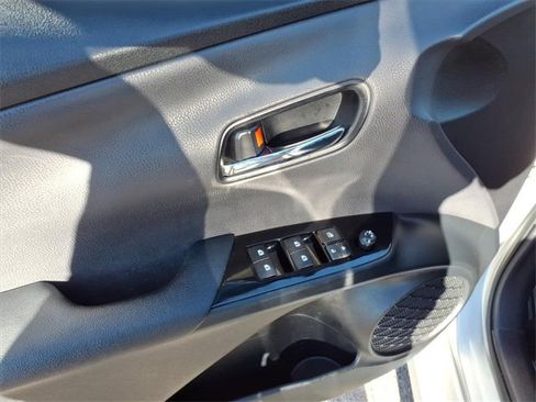 Used 2018 Toyota Prius One image 3