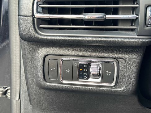 Used 2022 Lincoln Corsair Reserve w/ Equipment Group 201A image 28