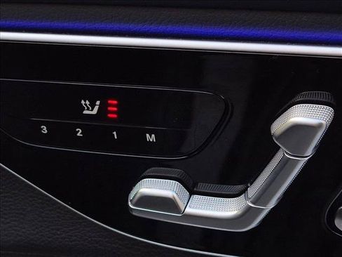 Used 2024 Mercedes-Benz GLC 300 4MATIC image 18