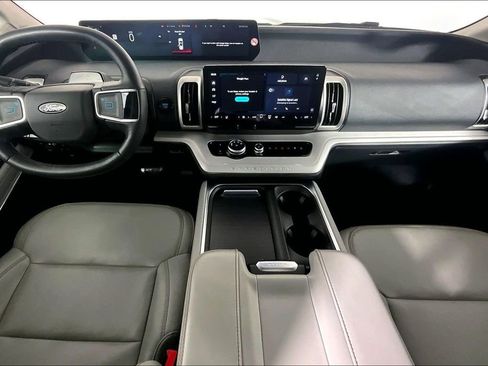 Used 2025 Ford Expedition Active AWD/4WD image 15