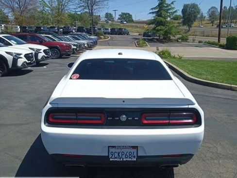 Used 2019 Dodge Challenger R/T w/ Driver Convenience Group image 4