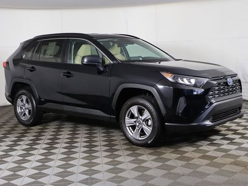 Used 2022 Toyota RAV4 LE AWD/4WD image 44