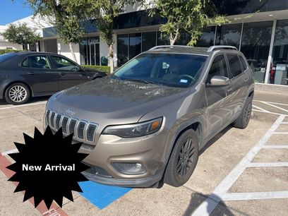 Used 2019 Jeep Cherokee Latitude w/ Popular Appearance Group