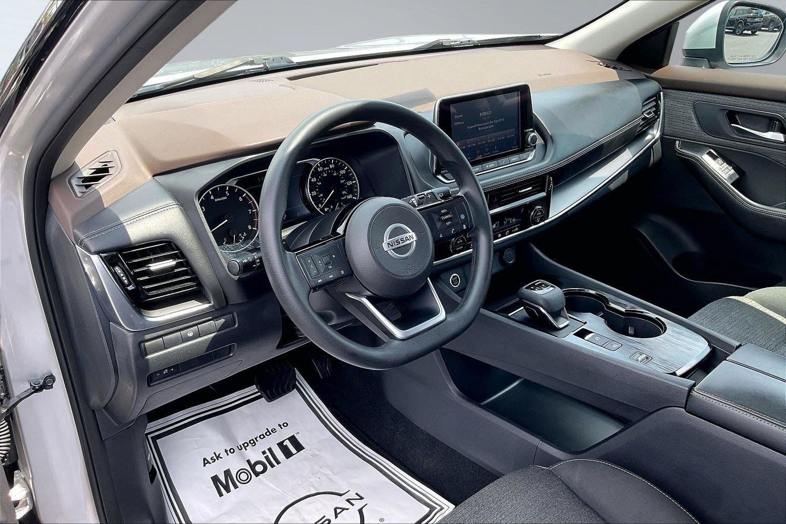 Certified 2021 Nissan Rogue SV FWD image 15